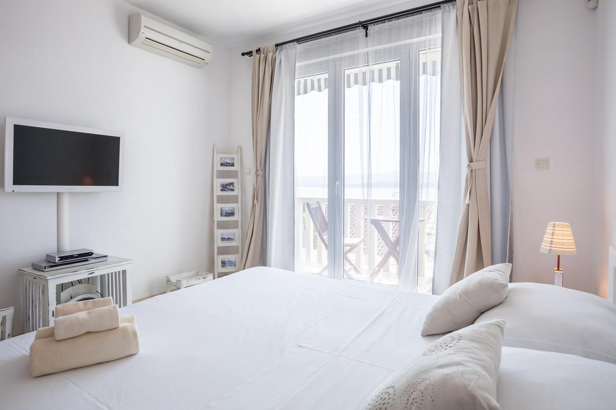 Zlatni Bol Apartments Cameră foto