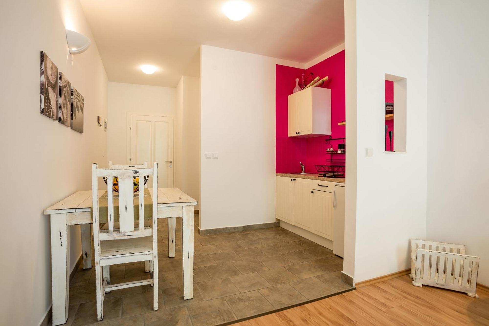Zlatni Bol Apartments Cameră foto