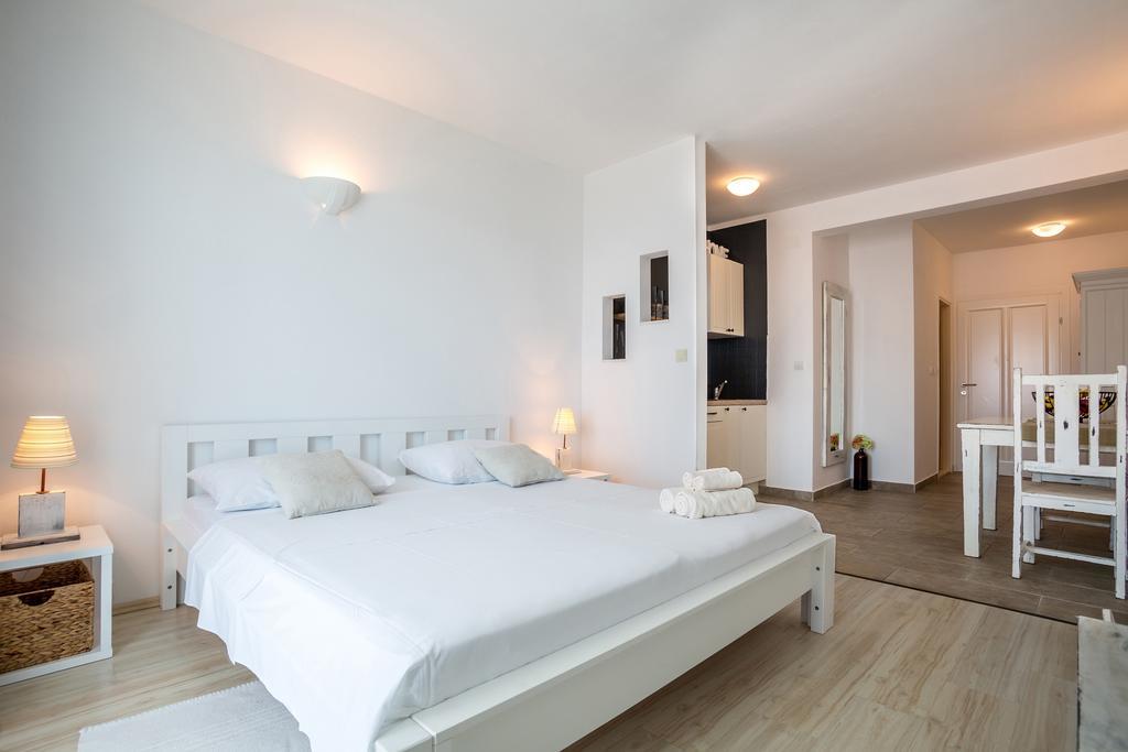 Zlatni Bol Apartments Cameră foto