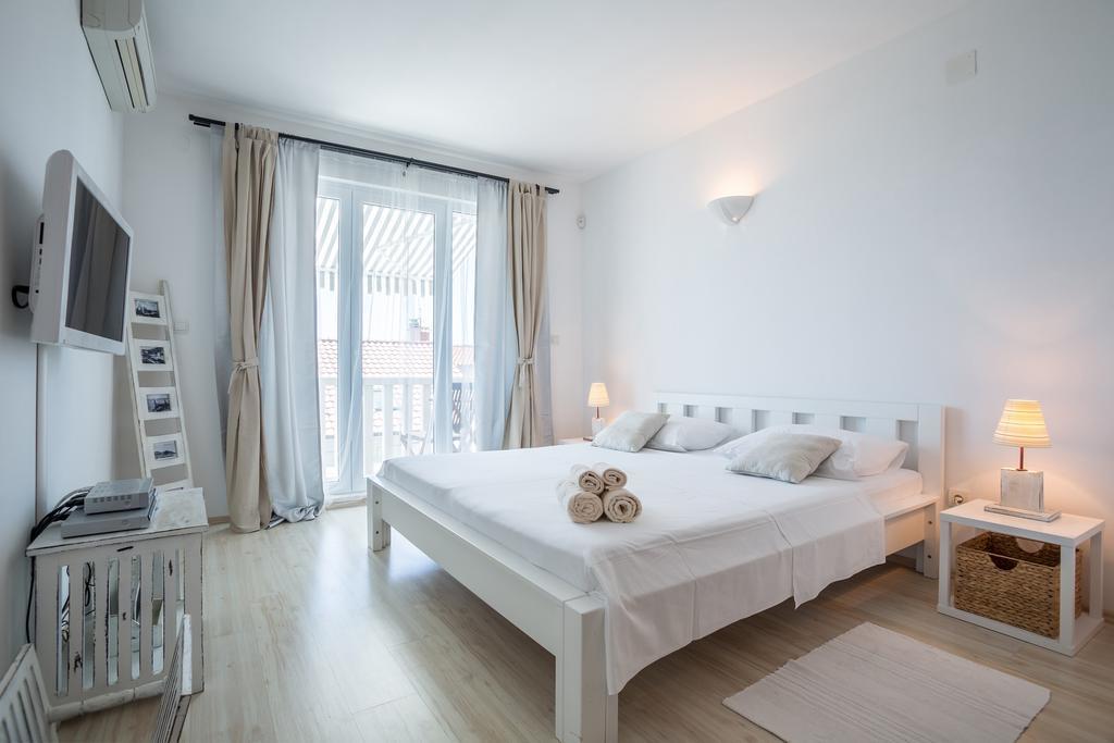 Zlatni Bol Apartments Cameră foto